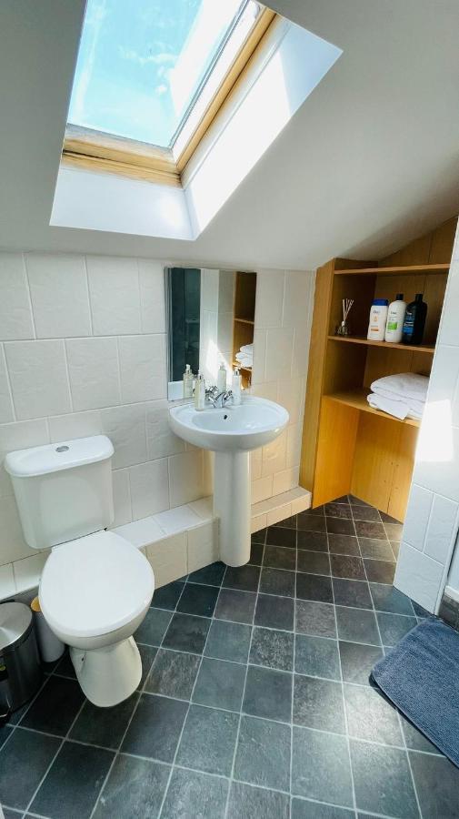 Modern City Centre House Galway Eksteriør billede