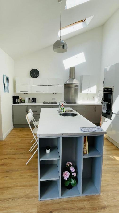 Modern City Centre House Galway Eksteriør billede